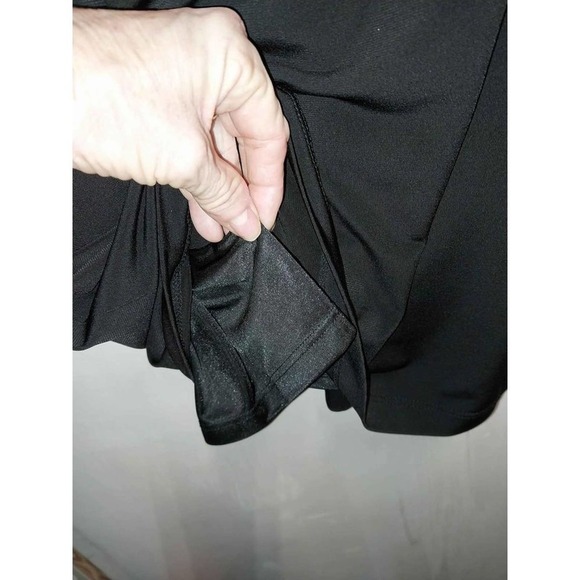 Sleeveless Draped black lined, sheath dress by David Meister. Size 2 - Picture 5 of 5